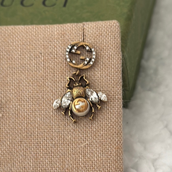 NWT AUTH Gucci Gold and Rhinestone Bee Earrings - Picture 3 of 10